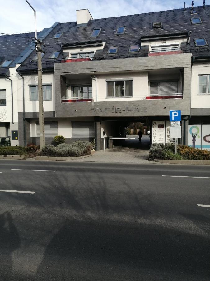 Zafirgyoengy Apartmanok Sárvár Exterior foto