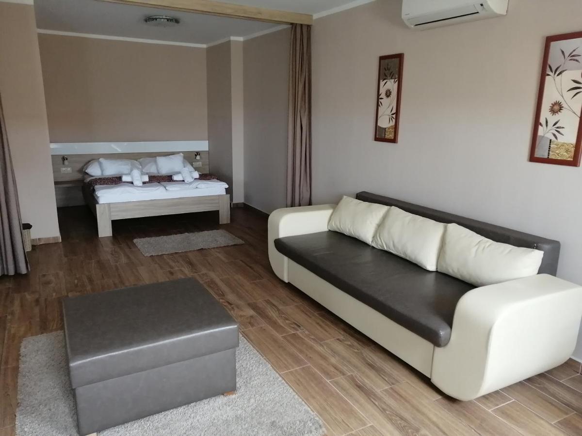 Zafirgyoengy Apartmanok Sárvár Exterior foto